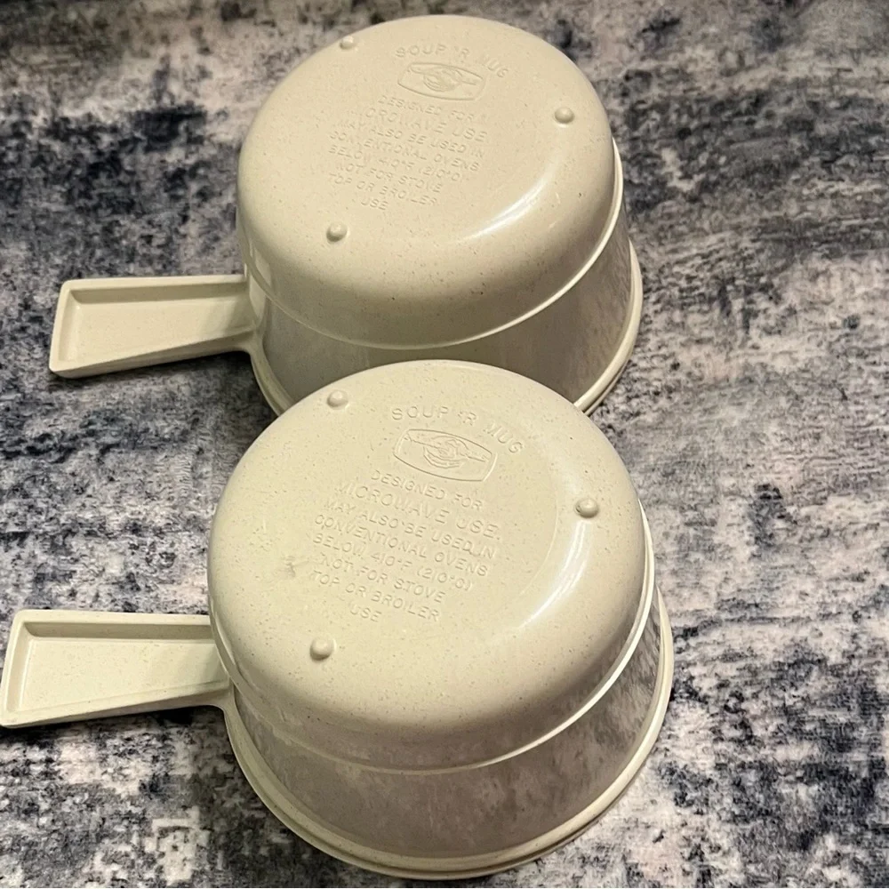 Vintage Set of 2 Nordic Ware Soup R’ Mugs with lids